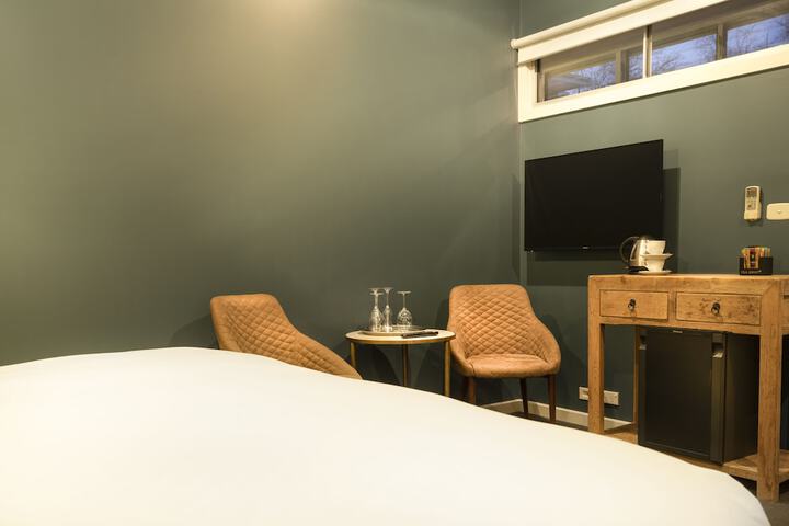 Room 49 of 92
