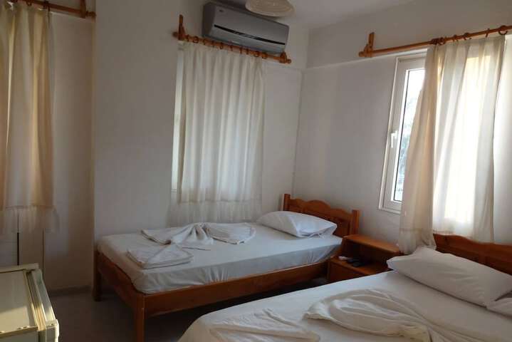 Room 5 of 13