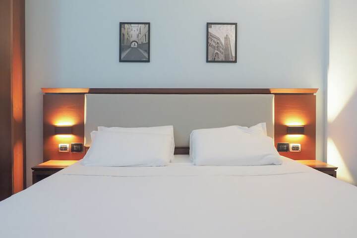 Room 28 of 64