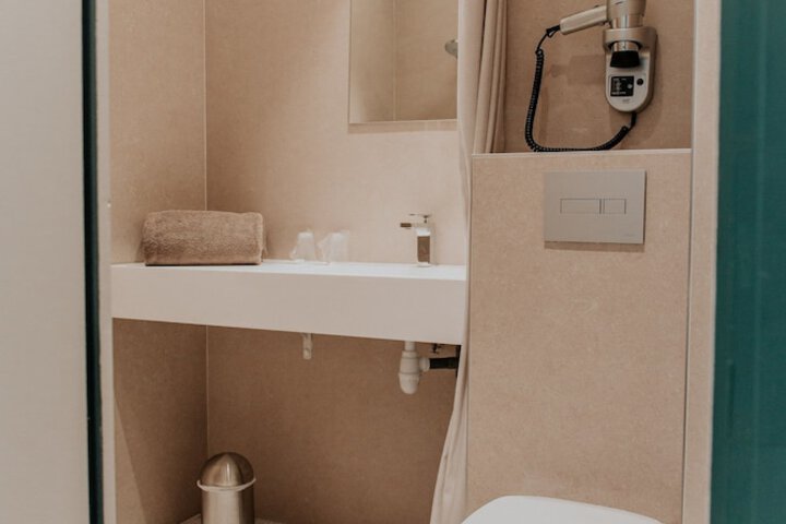 Room 47 of 83
