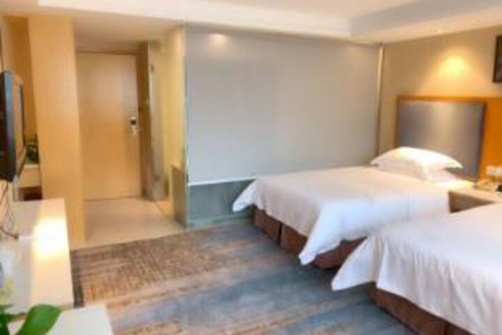 Room 16 of 17