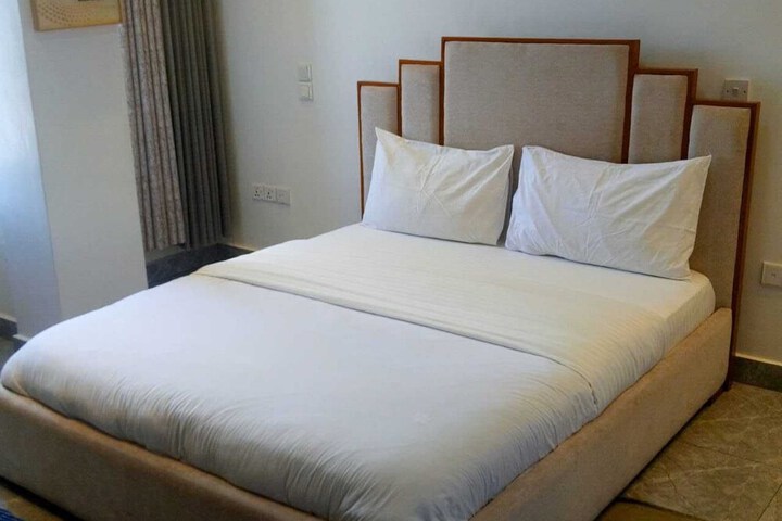 Room 8 of 20