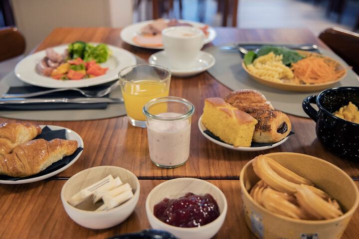 Breakfast buffet