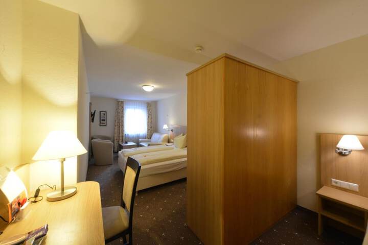 Room 3 of 37