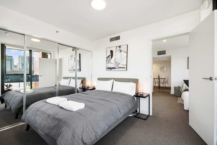 Room 7 of 48