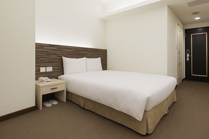 Room 17 of 24