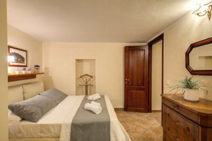 Room 6 of 19