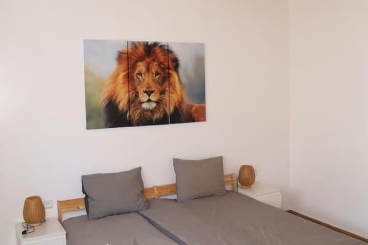 Room 9 of 89