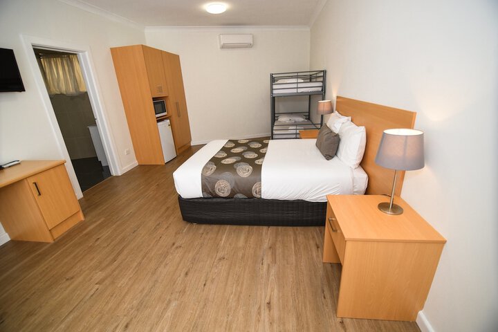 Room 19 of 38