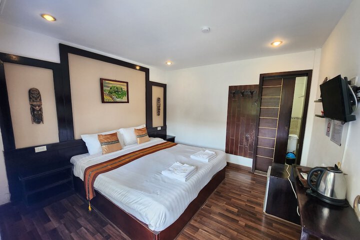 Room 10 of 68