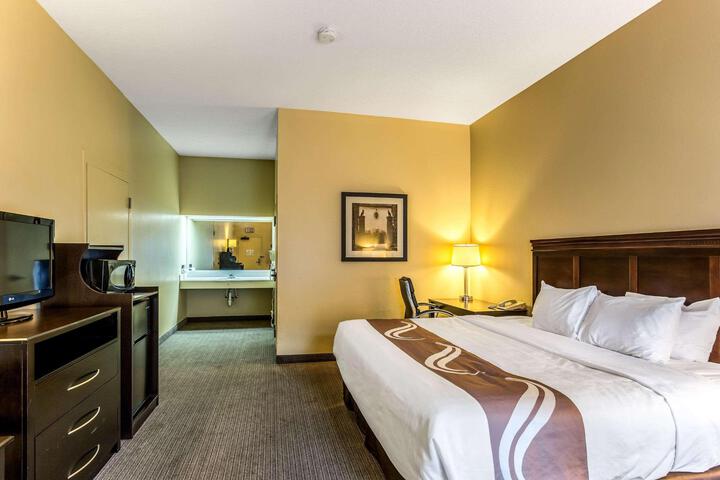 1 King Bed (1 of 10)