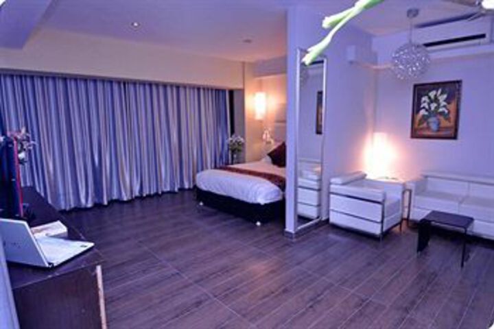 Room 9 of 23