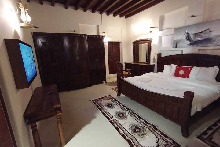 Room 14 of 48