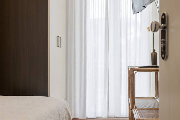 Room 16 of 105