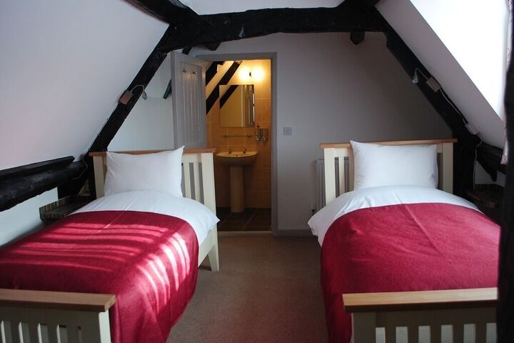 Room 4 of 31