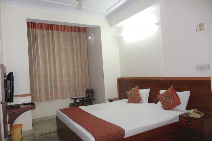 Room 8 of 21