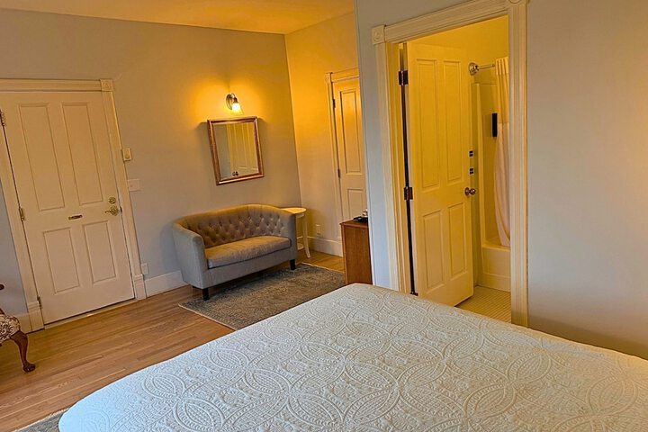 Room 87 of 128