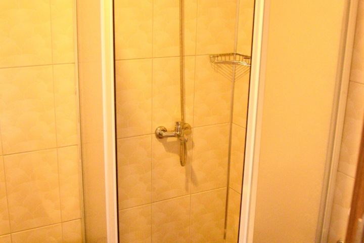 Room 16 of 58