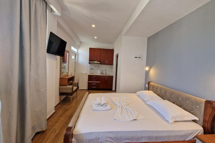Room 14 of 53