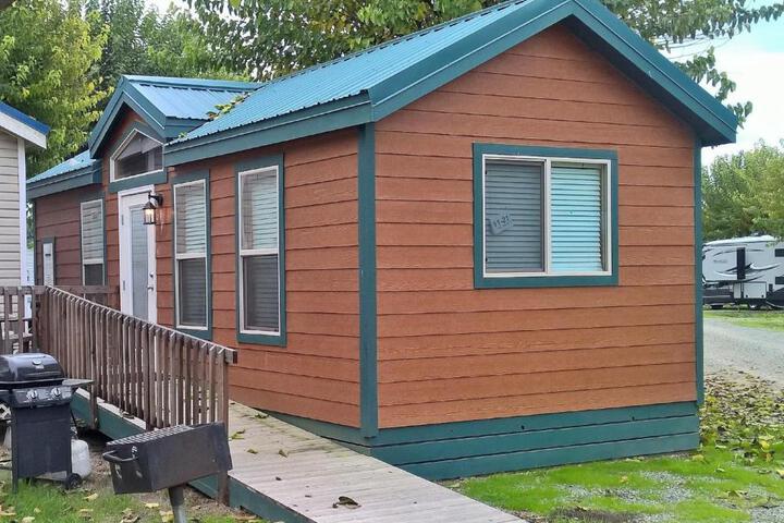 Image of Lake Minden Camping Resort Cottage 1