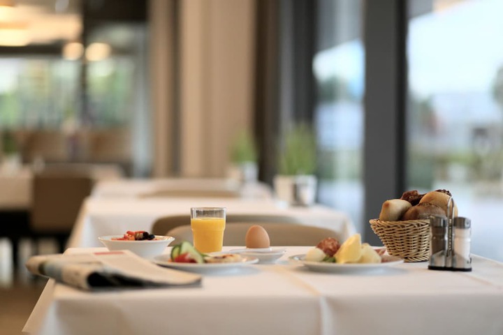Breakfast/Coffee Service 26 of 45
