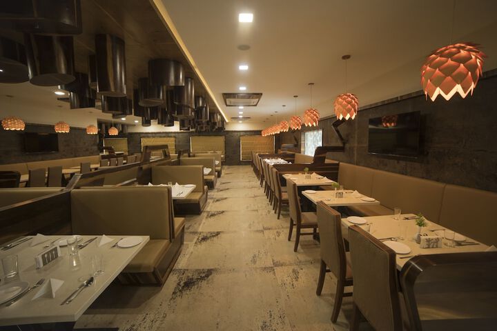 Dining 66 of 102