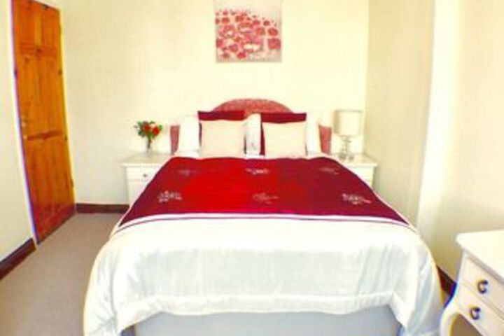 Room 6 of 15