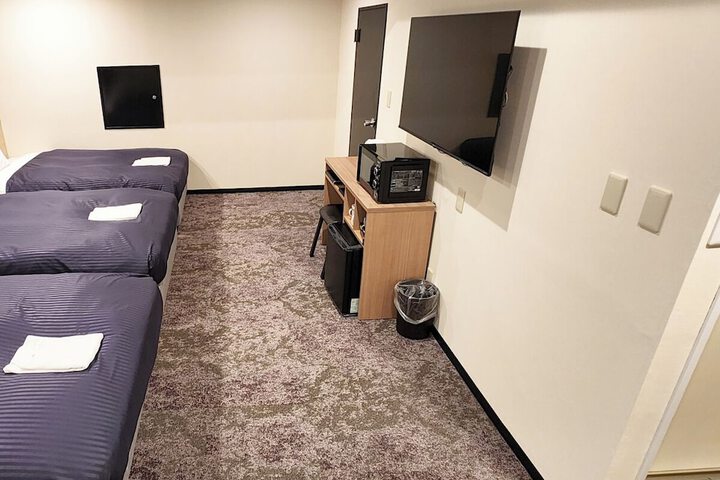 Room 16 of 28