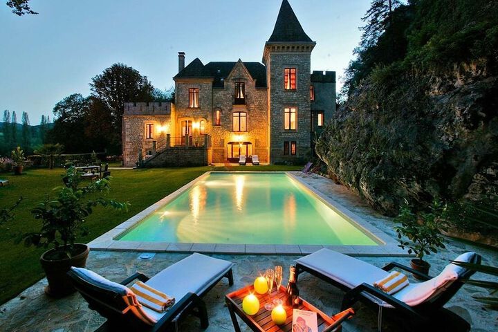 Pool Hotel