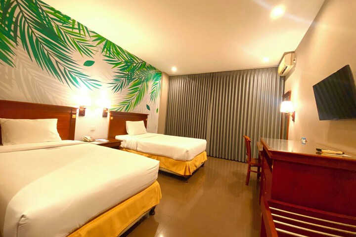 Room 13 of 22