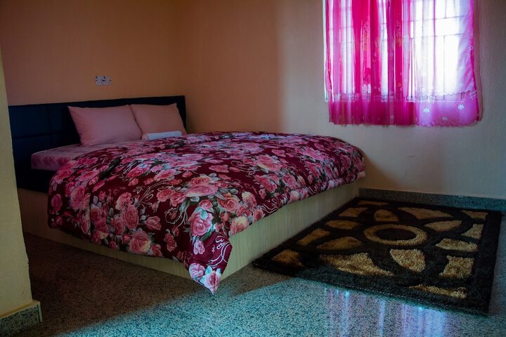 Room 2 of 17