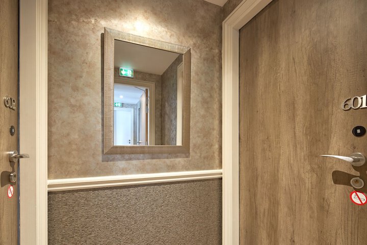 Room 17 of 52