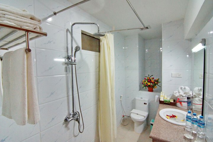 Room 25 of 47