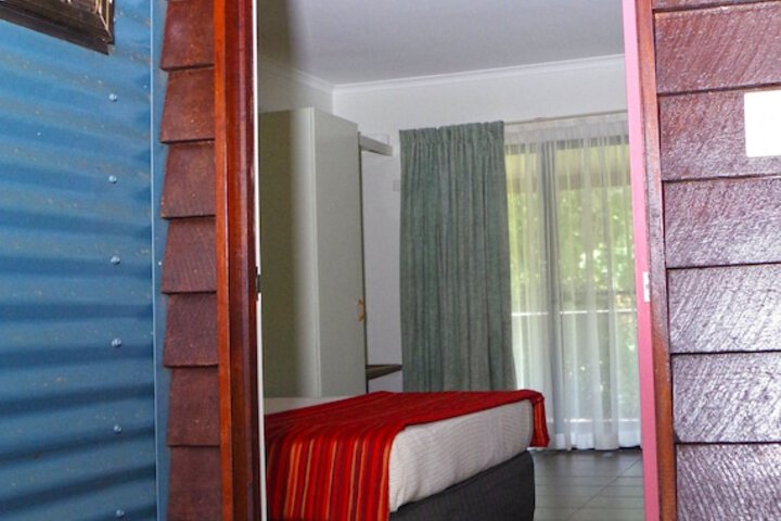 Room 2 of 19