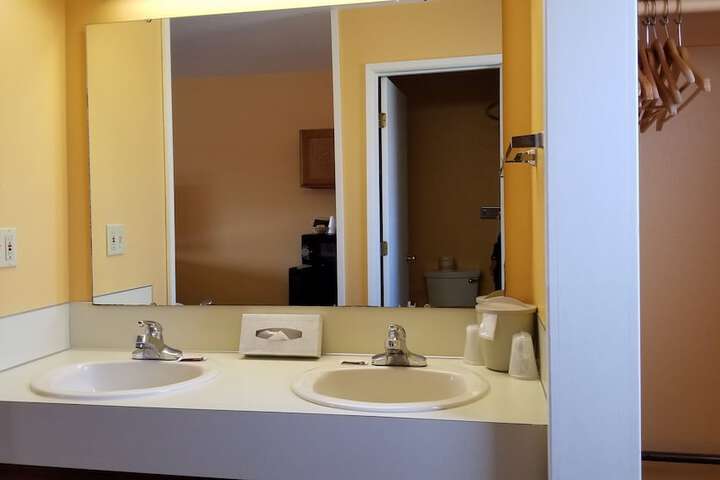 Room 48 of 89