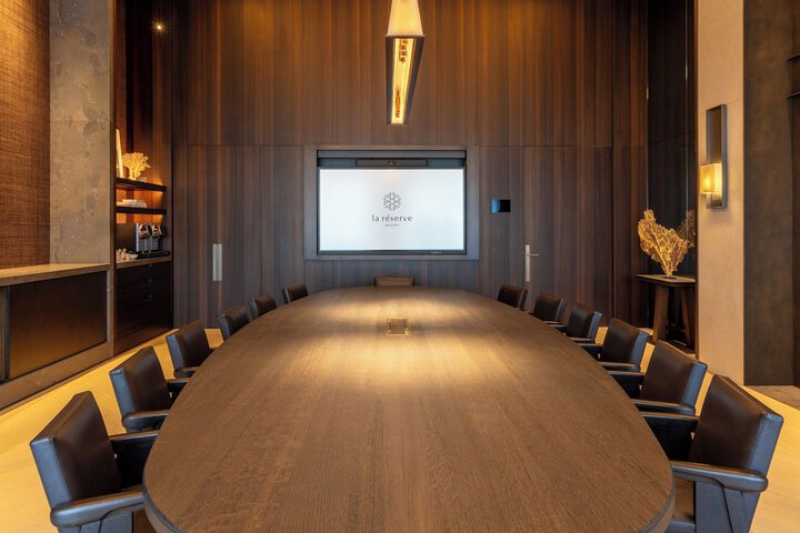 Meeting facility