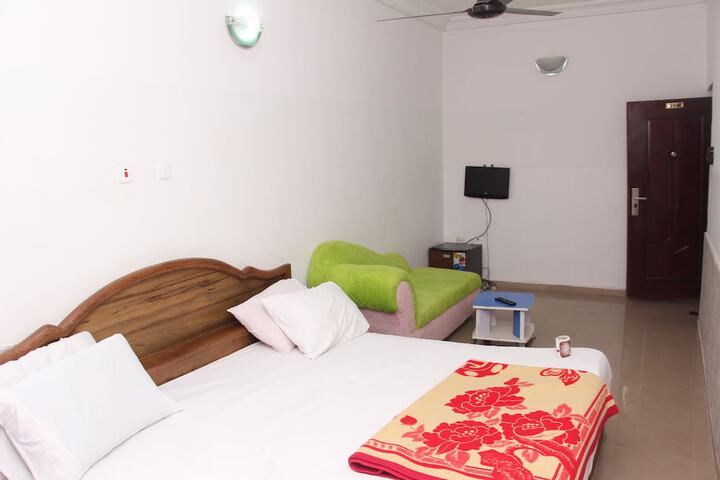 Room 7 of 42