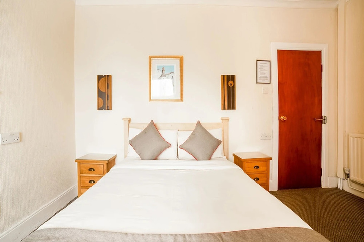 guest_rooms