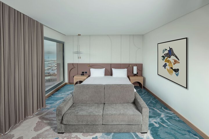 Room 18 of 83