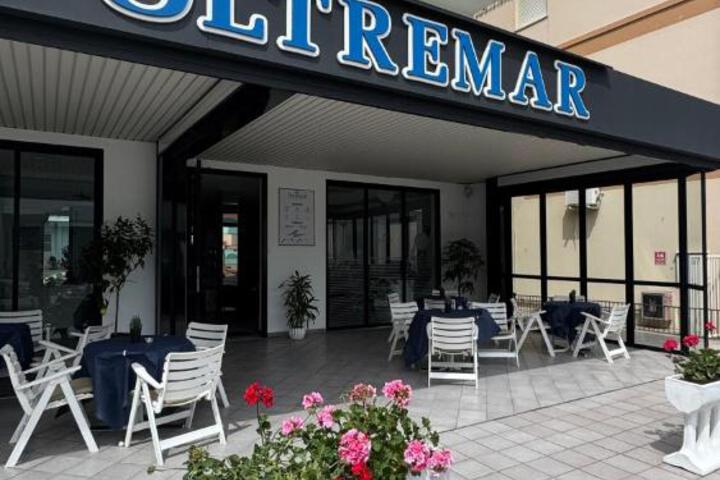 Hotel Oltremar B & B