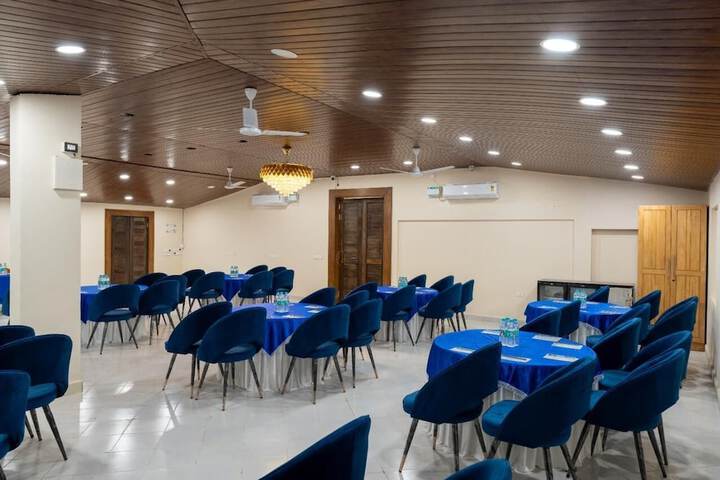Ballroom/Hall 40 of 42