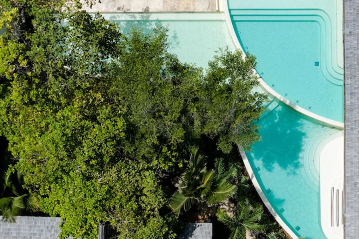 Pool 130 of 262