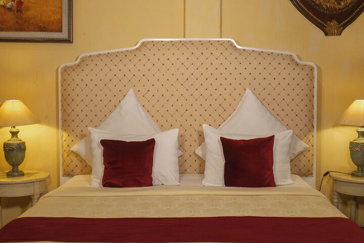 Room 21 of 180
