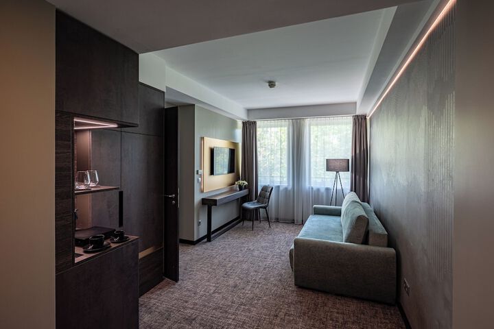 Room 35 of 68