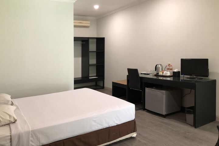 Room 16 of 22