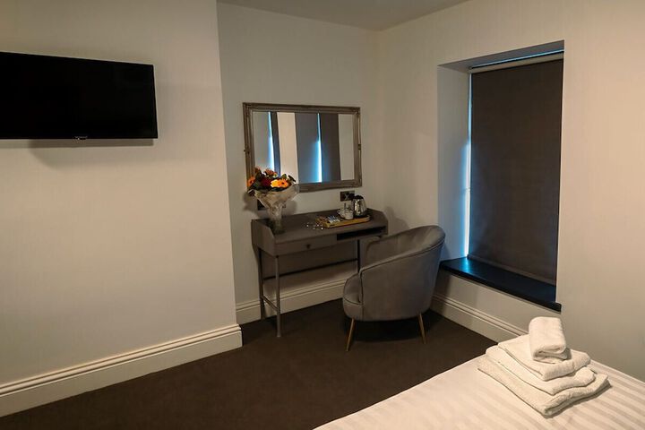 Room 7 of 25