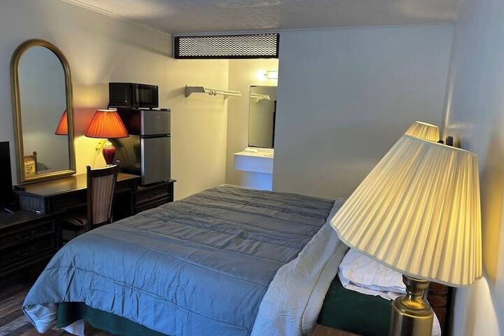 1 King Bed (1 of 2)