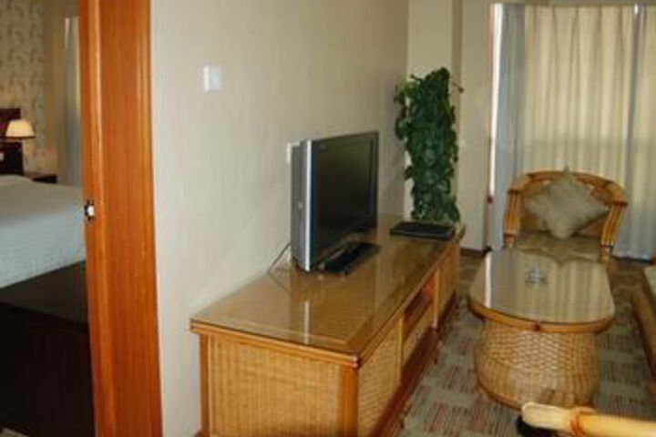 Room 28 of 43