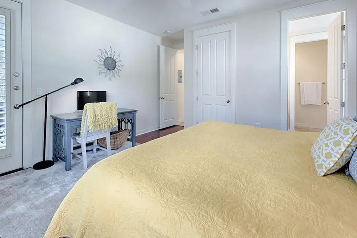 Room 5 of 17