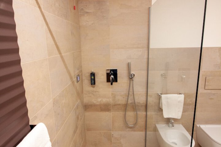 Room 32 of 55